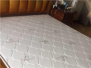 闲置椰棕床垫长1.8??2米厚5cm，7成新，地址华兴家园阳光广场附近，电梯楼自取。